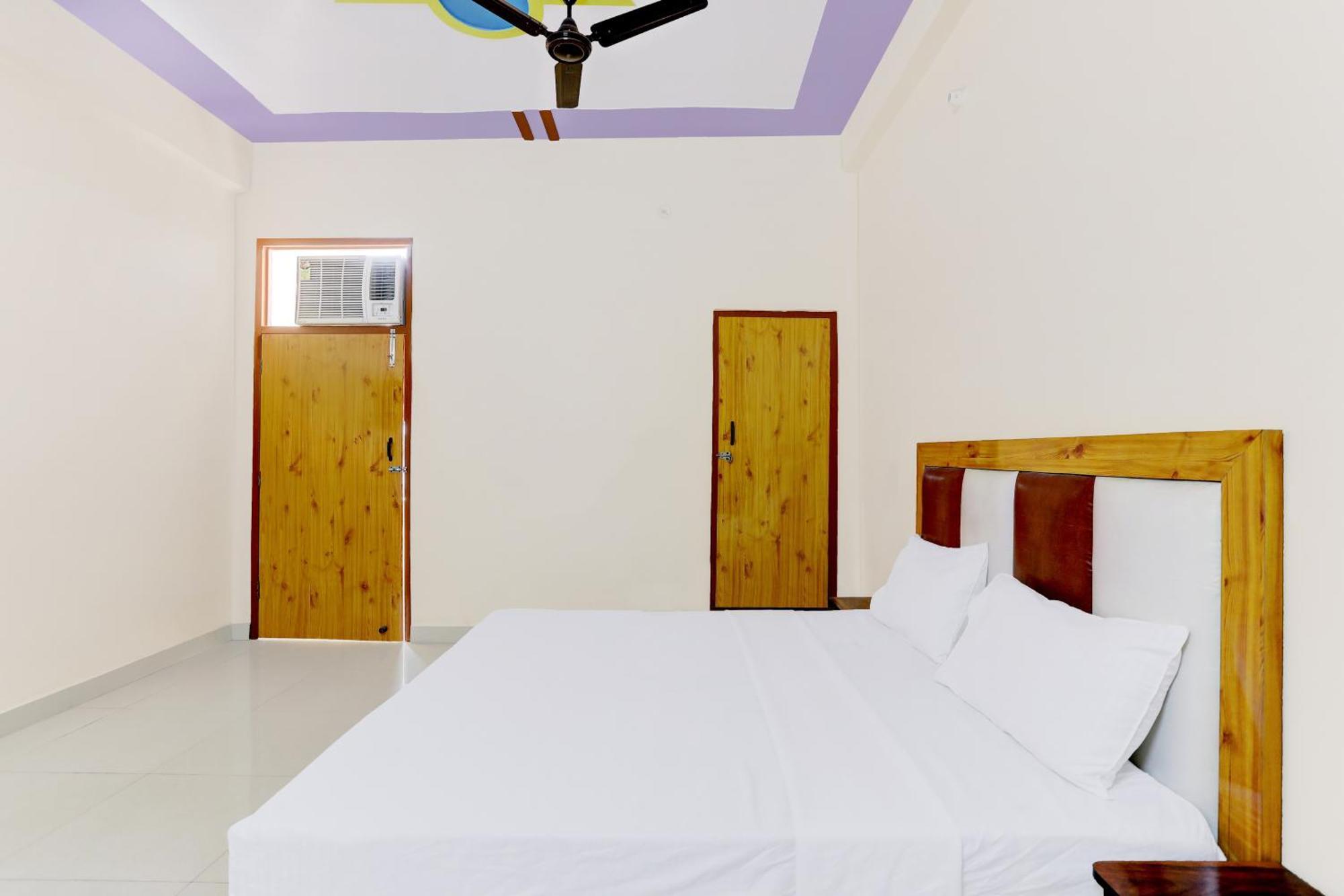 Hotel O Blu Moon Ghaziabad Esterno foto