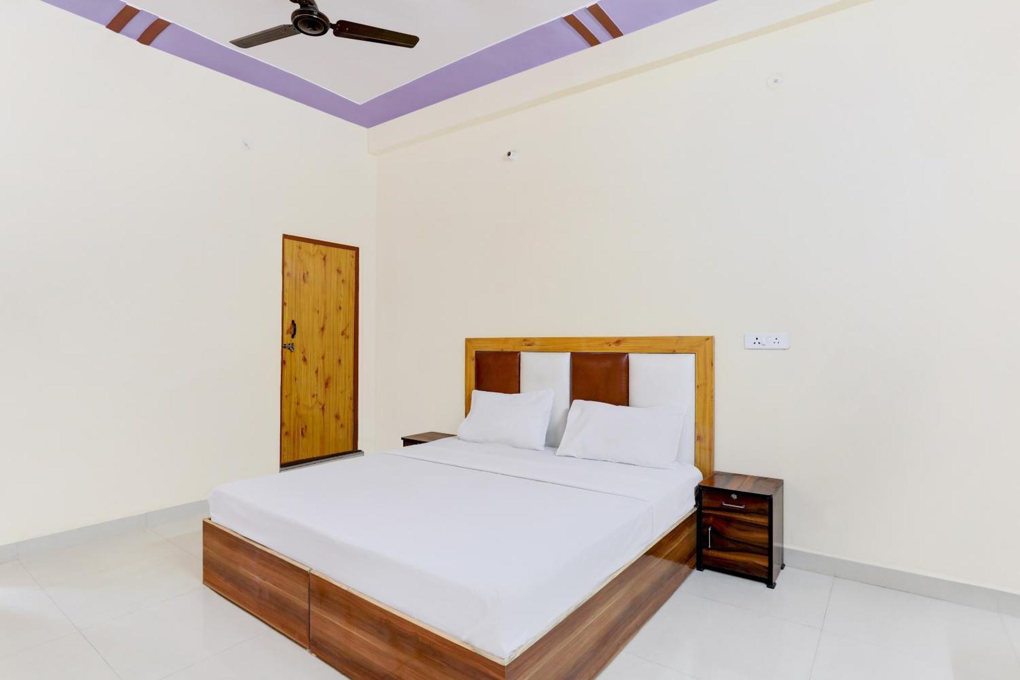 Hotel O Blu Moon Ghaziabad Esterno foto