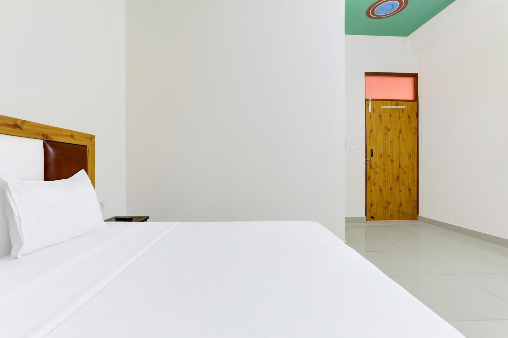 Hotel O Blu Moon Ghaziabad Esterno foto