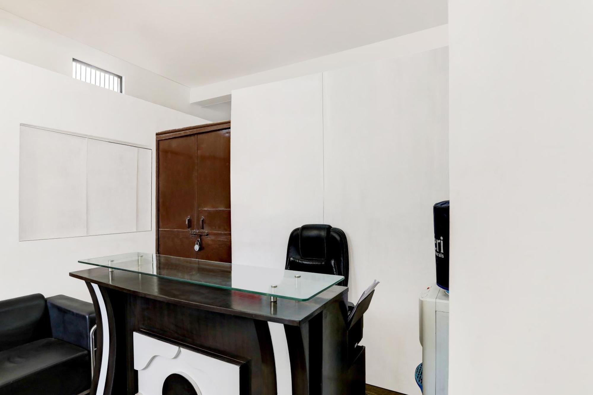 Hotel O Blu Moon Ghaziabad Esterno foto