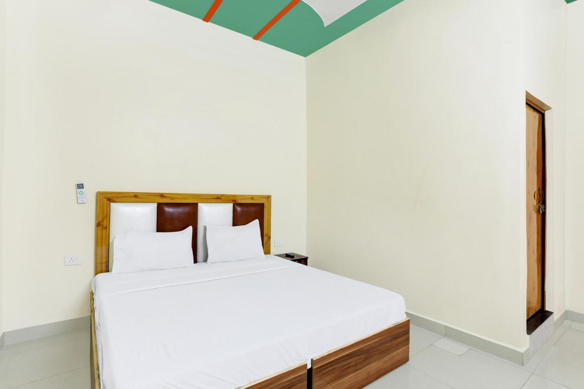 Hotel O Blu Moon Ghaziabad Esterno foto