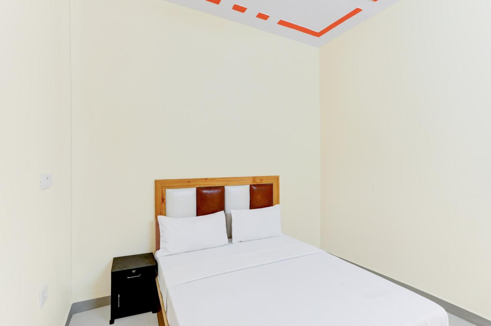 Hotel O Blu Moon Ghaziabad Esterno foto